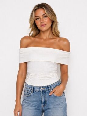 Club Monaco Off-Shoulder Cream Ribbed Top